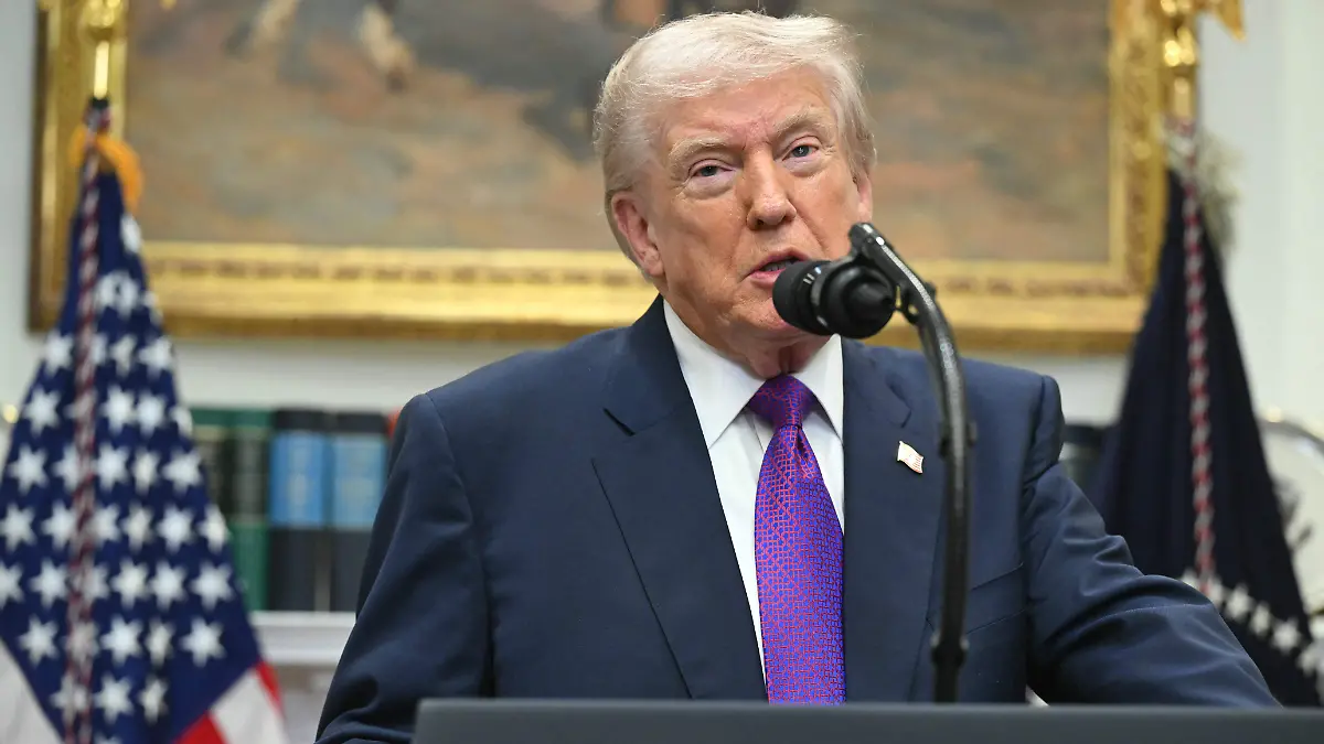 AFP__20260212__97AW3NY__v1__HighRes__UsPresidentDonaldTrumpAndEpaAdministratorLeeZel