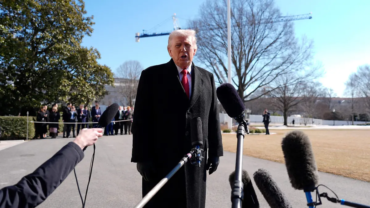 2026-02-13T170144Z_2000700032_RC24LJA6W88L_RTRMADP_3_USA-TRUMP