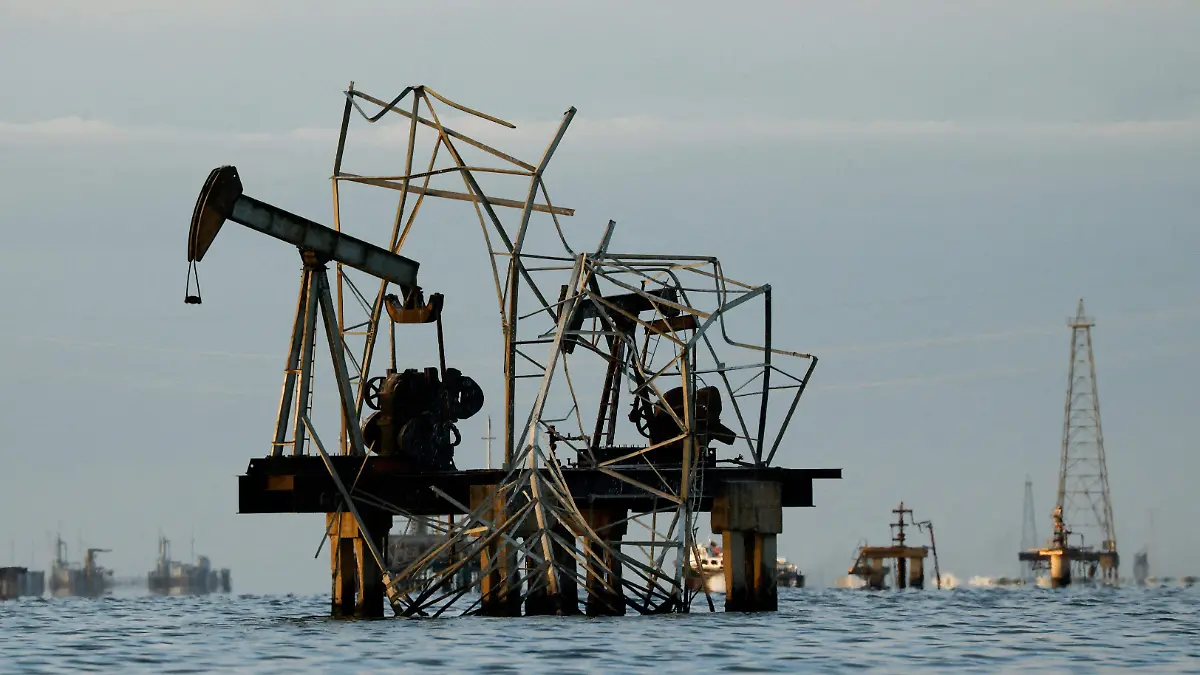 2026-02-13T165204Z_1701345975_RC2BICA0A29K_RTRMADP_3_VENEZUELA-USA-OIL-EXPORTS-EXCLUSIVE