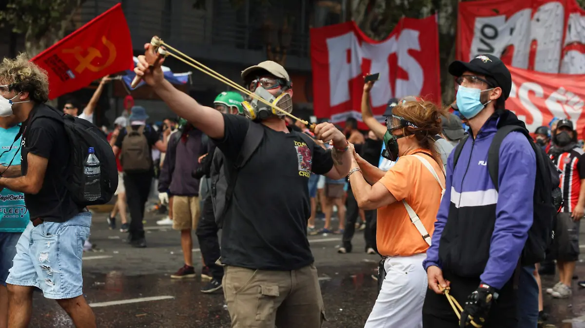 2026-02-11T201336Z_1347081739_RC2VJJAJWX45_RTRMADP_3_ARGENTINA-POLITICS-LABOR-REFORM