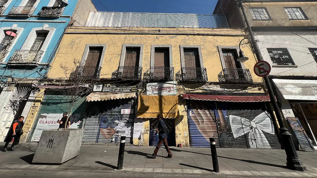 EDIFICIOS HISTORICOS DANADOS POR CONSTRUCCIONES ILEGALES ivonne rodriguez (4)