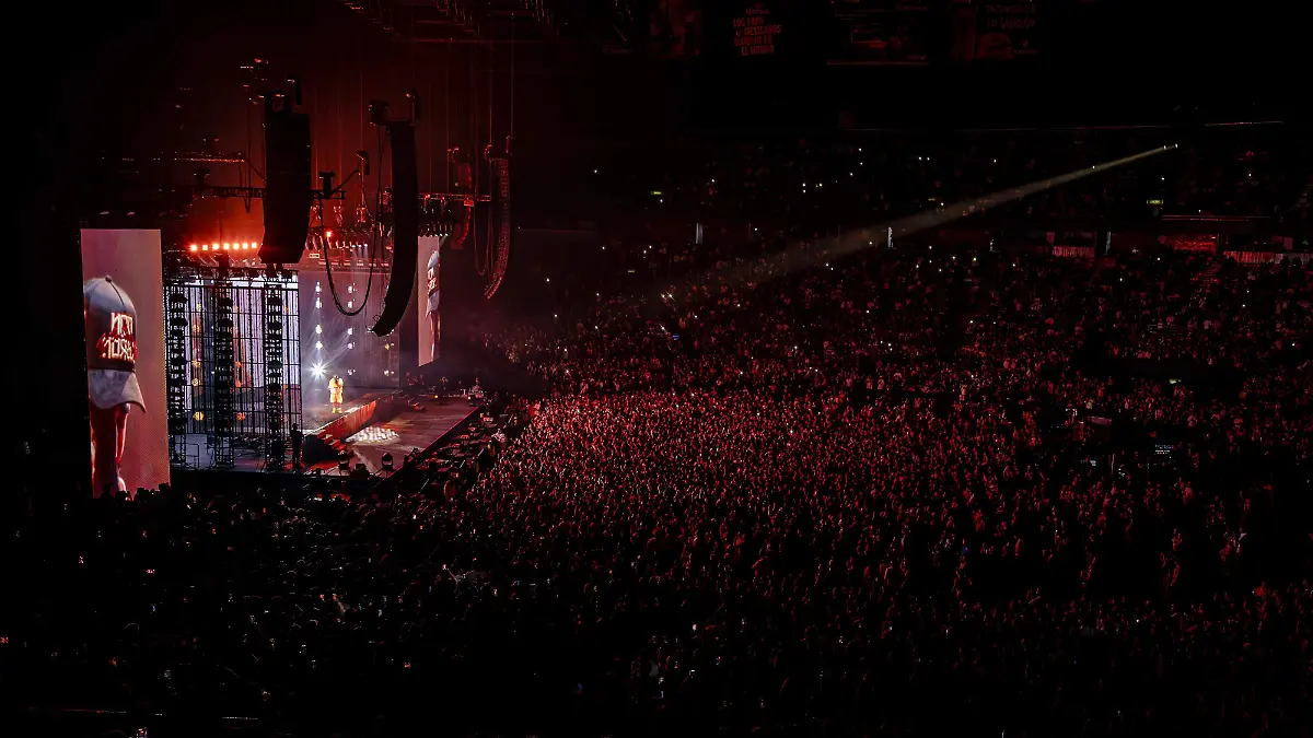 Eladio Carrión cierra su gira "Don KBRON" en México