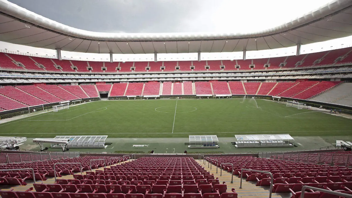 1040888_Césped Estadio Akron_web