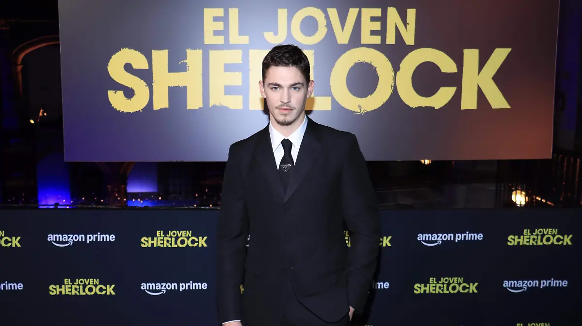 EL joven Sheldon Hero Fiennes-1