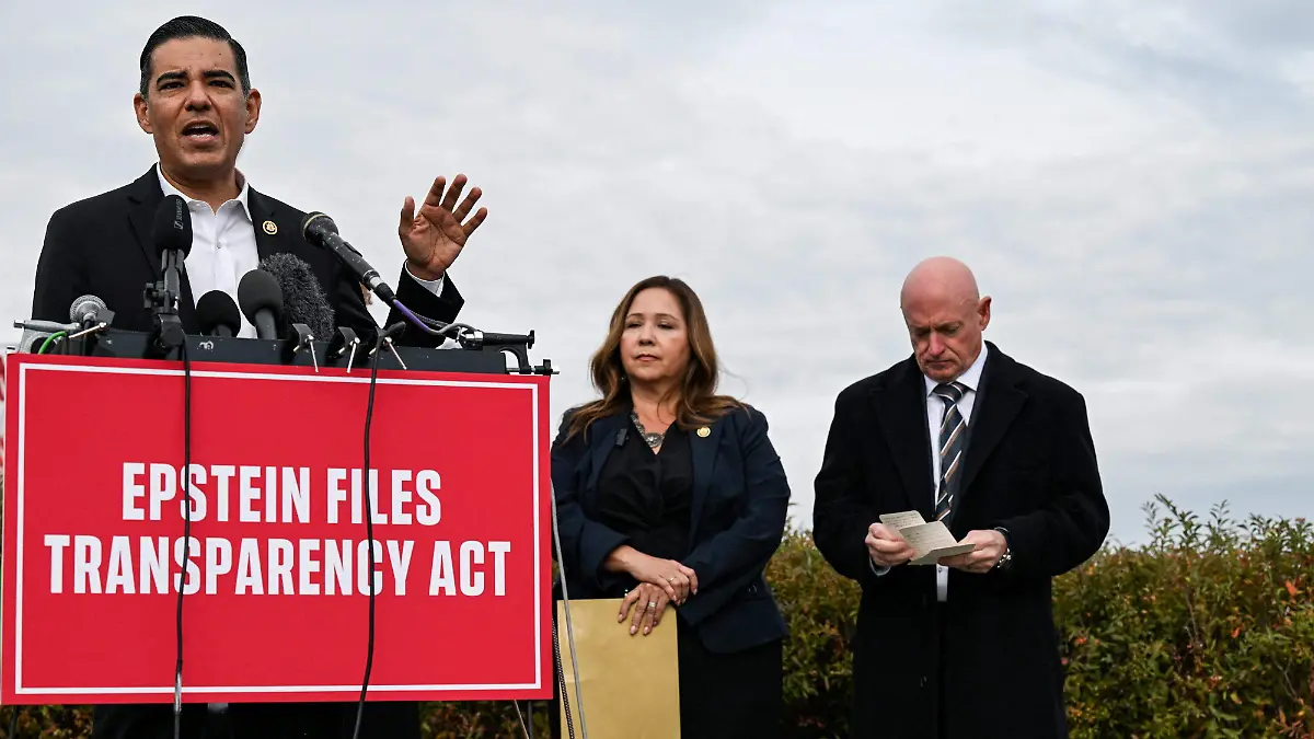 2026-02-25T232513Z_510491502_RC24ZHA3J297_RTRMADP_3_USA-TRUMP-EPSTEIN-DEMOCRATS