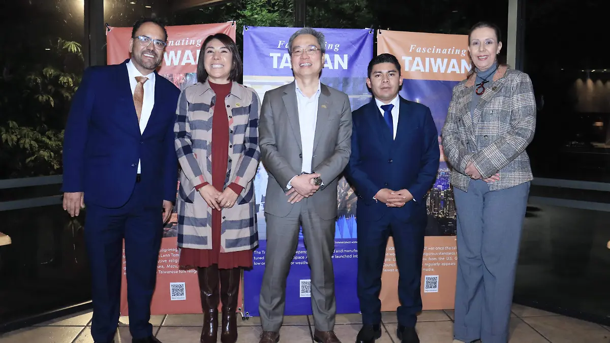 Juan Carlos Loera, María Luisa Mendoza, Iván Yi Lee, Iván Marín y Maricela Silva-1