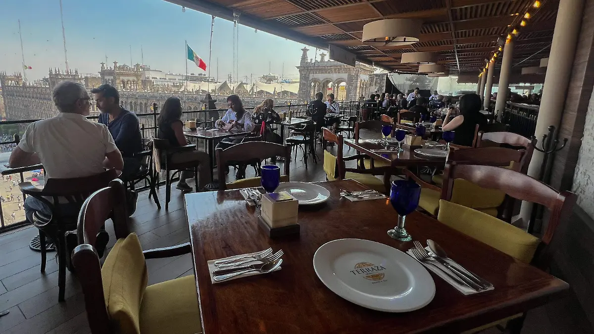 TERRAZAS ZOCALO CONCIERTO DE SHAKIRA ivonne rodriguez (3)