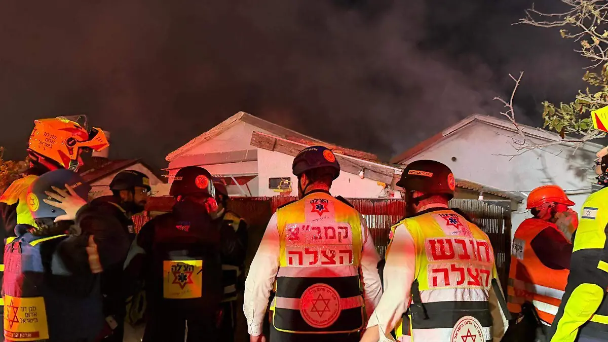 Israel lanza nuevos ataques contra Teherán; Irán responde con misiles a petroleros 