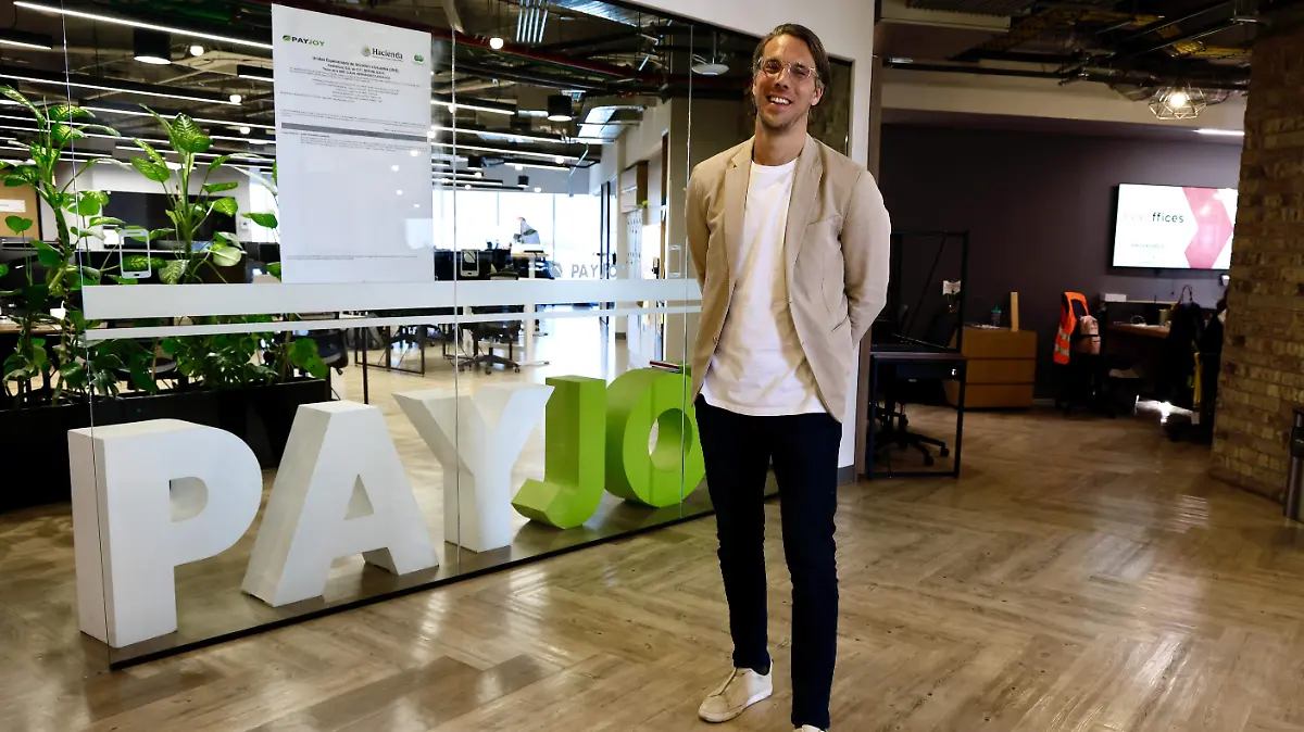 Nicolas Schiaffino LOVERA-108