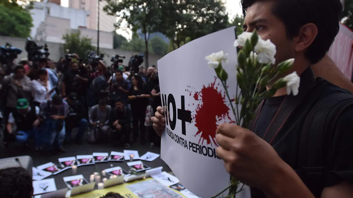 protesta periodistas.. daniel galean  (8)