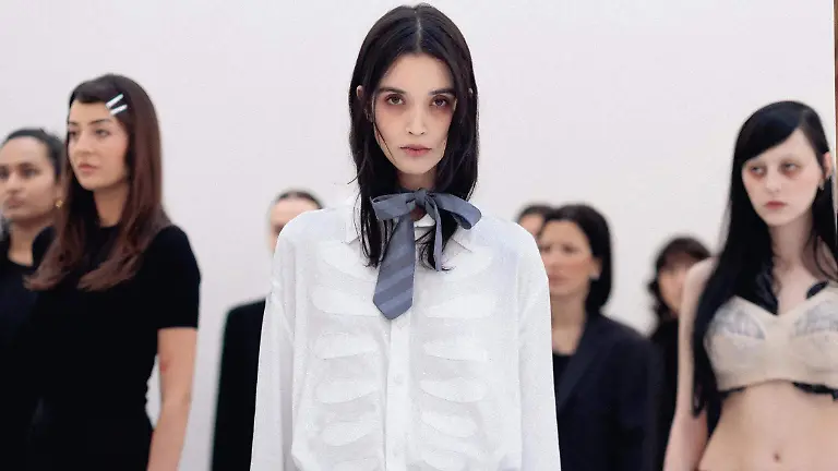 00008-avavav-fall-2026-ready-to-wear-credit-brand