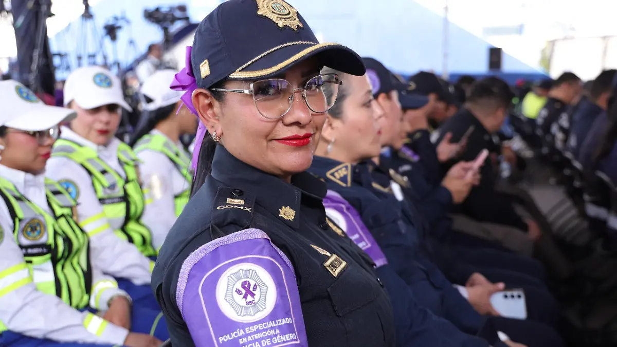 MUJERES POLICIAS (1)