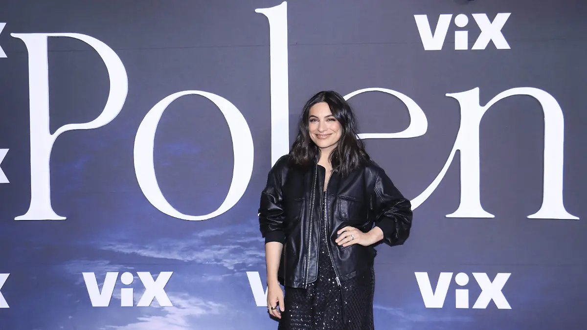 Ana Brenda Contreras-1