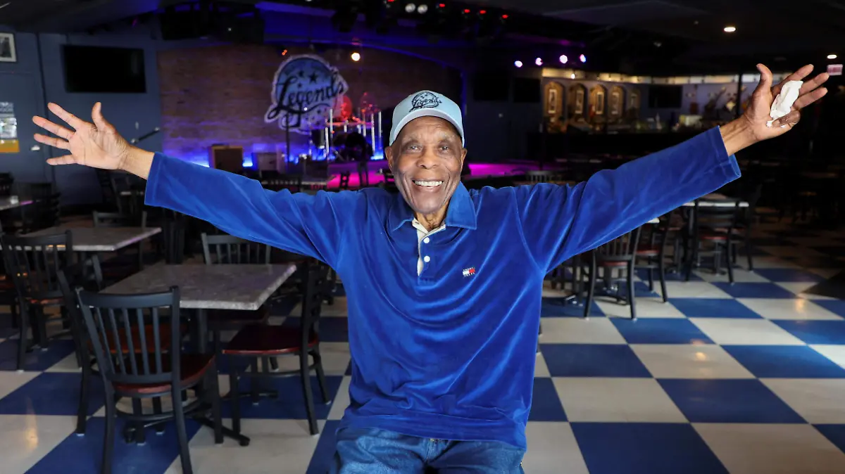 2026-03-05T110059Z_734185641_RC2ZXJANL1FY_RTRMADP_3_AWARDS-OSCARS-SINNERS-BUDDY-GUY (1)