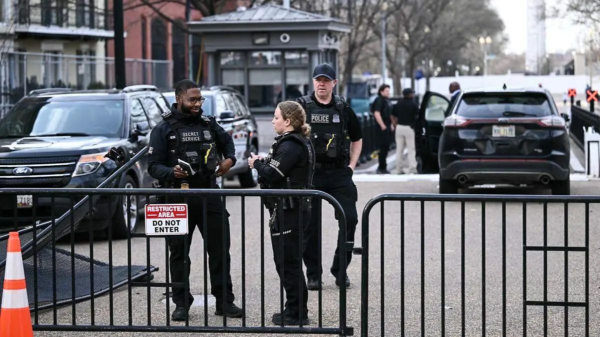 AFP__20260311__A2TW293__v1__MidRes__UsPoliticsWhiteHouseCrash