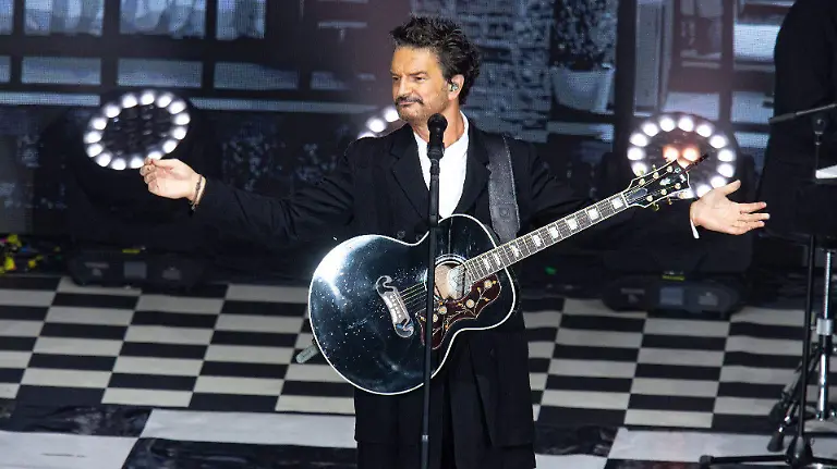 902591_Ricardo Arjona, Blanco y Negro Tour_web