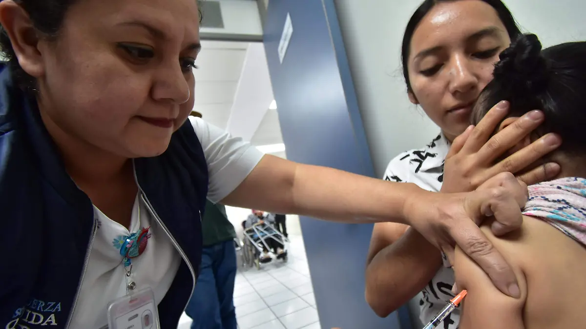 6213579-VACUNACION SARAMPION.- RICARDO SANCHEZ.- EL SOL DE IRAPUATO (4)