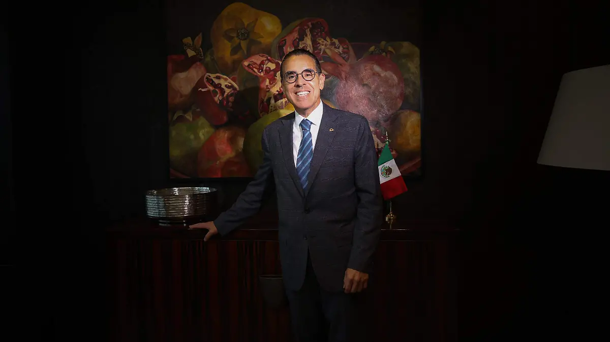 Alejandro Valenzuela Director de Banco Azteca 