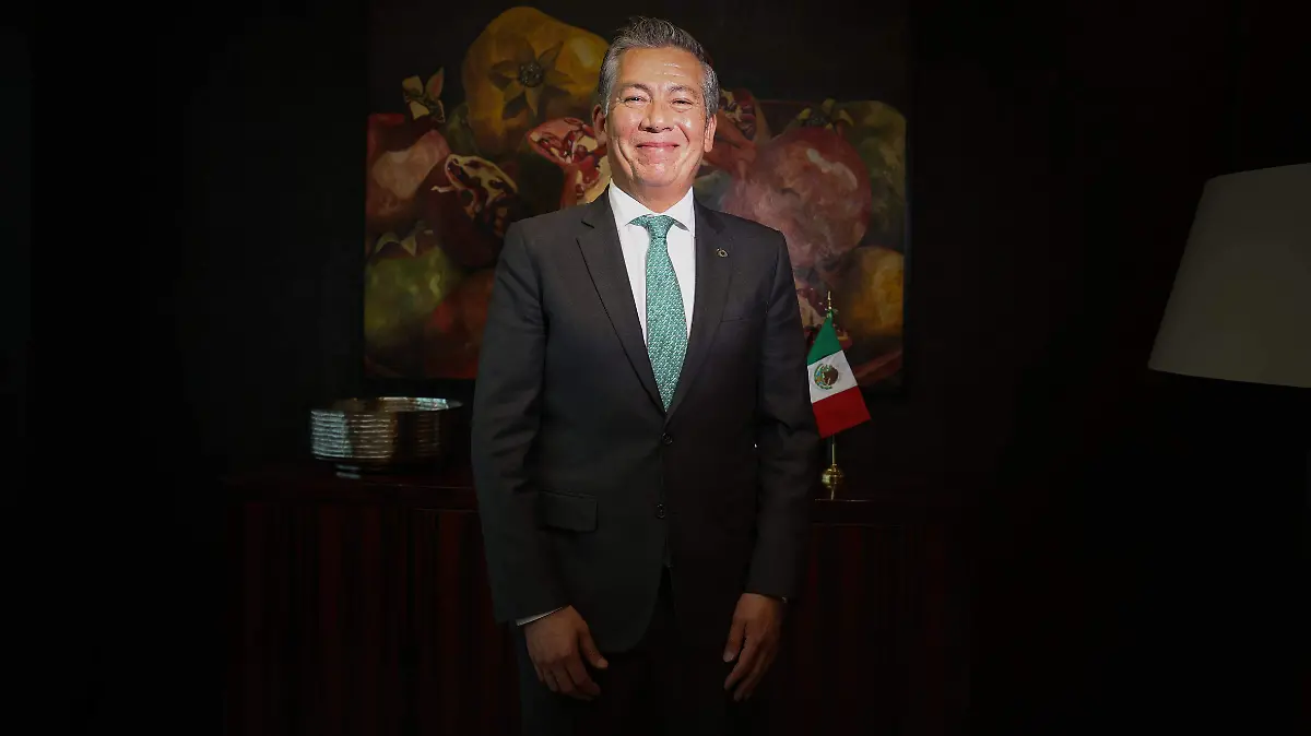 Tonatiuh Rodriguez Director de Banco Azteca 