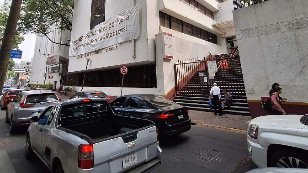 Trámites lentos en el Registro Público de la Propiedad abren la puerta al “coyotaje”.