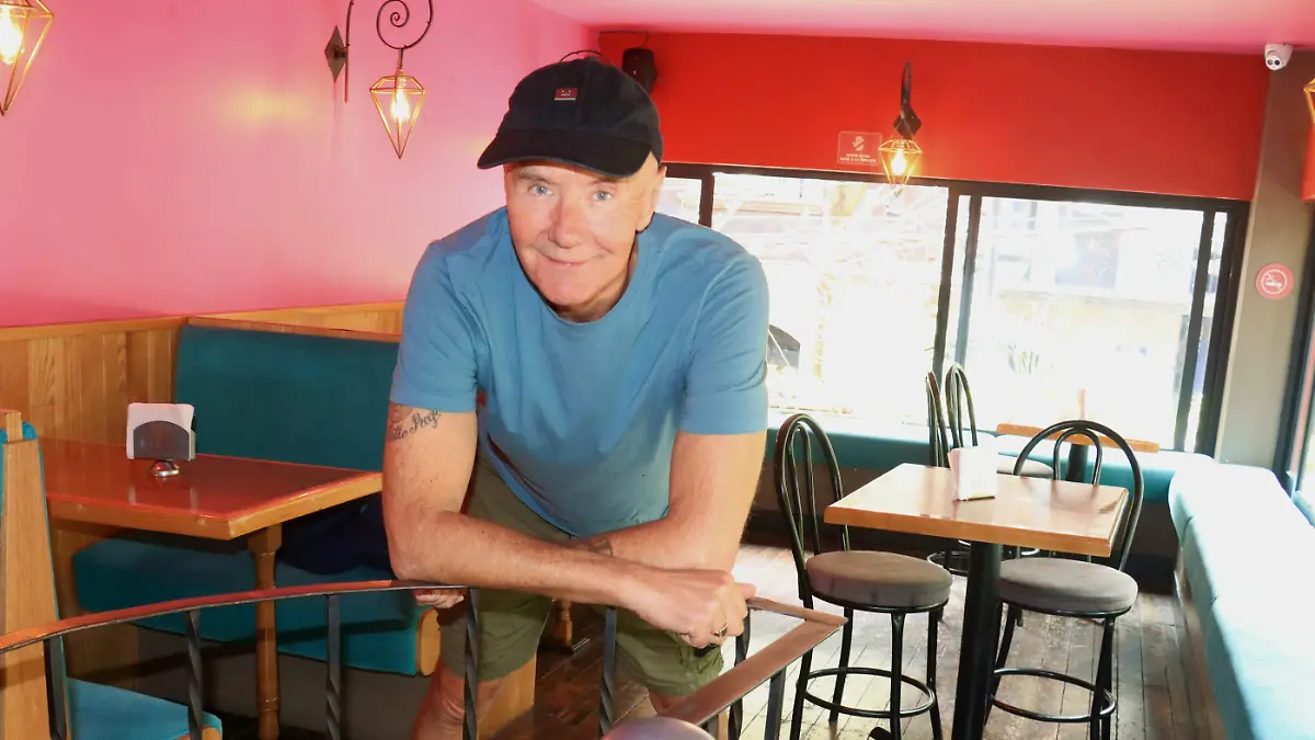 IRVING WELSH RESCRITOR omar flores