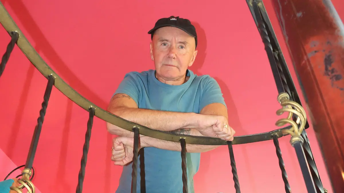 IRVING WELSH RESCRITOR omar flores (2)