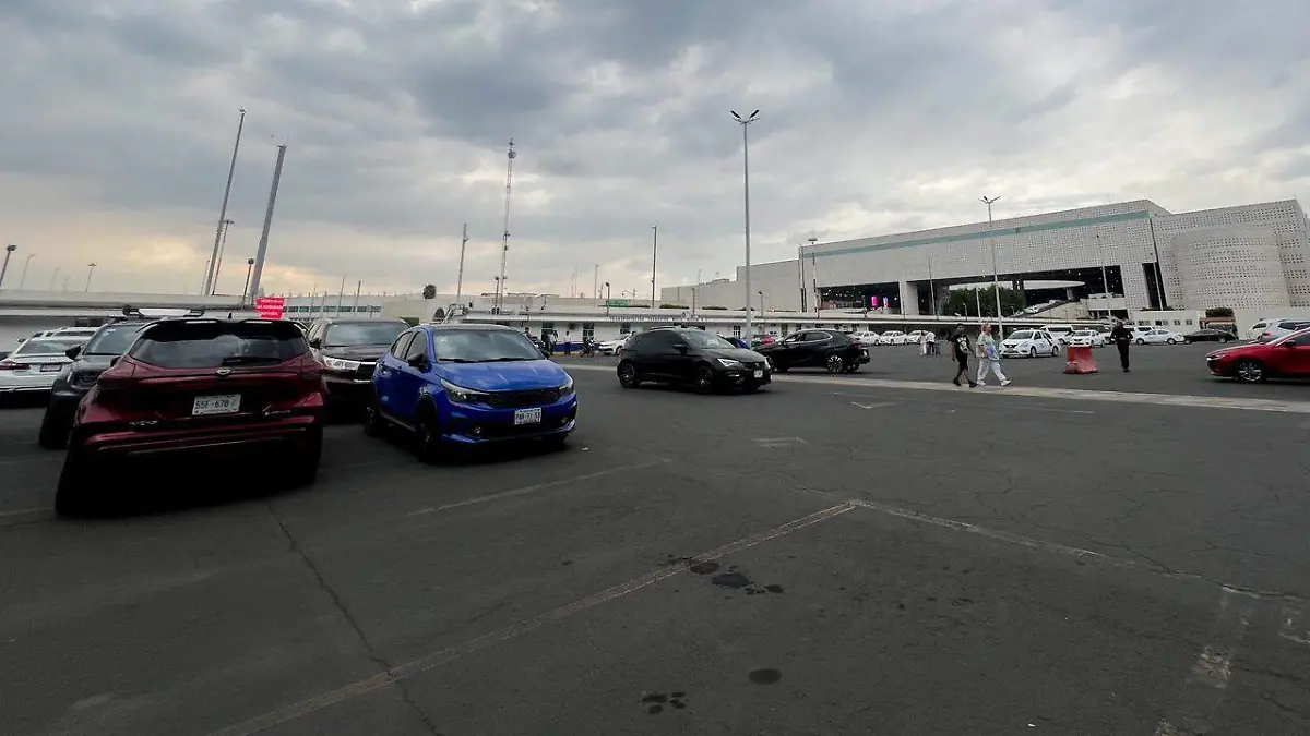 ADECUAN ESPACIO EN TERMINAL 2 ivonne rodriguez (6)