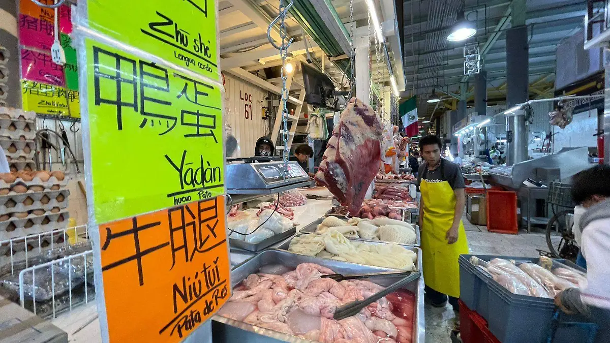 LOCATARIOS DE MERCADO DE SAN JUAN VENDEN EN CHINO dana estrada (7)