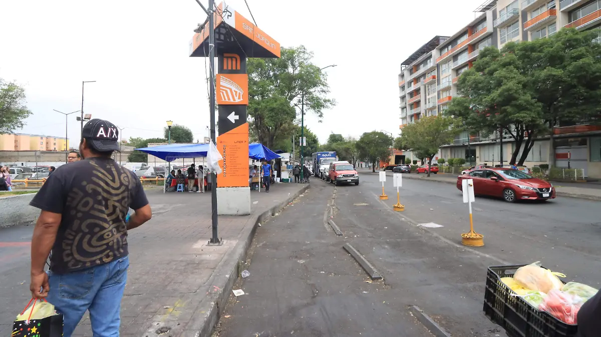 Usuarios del Metro padecen retrasos por obras de remodelación