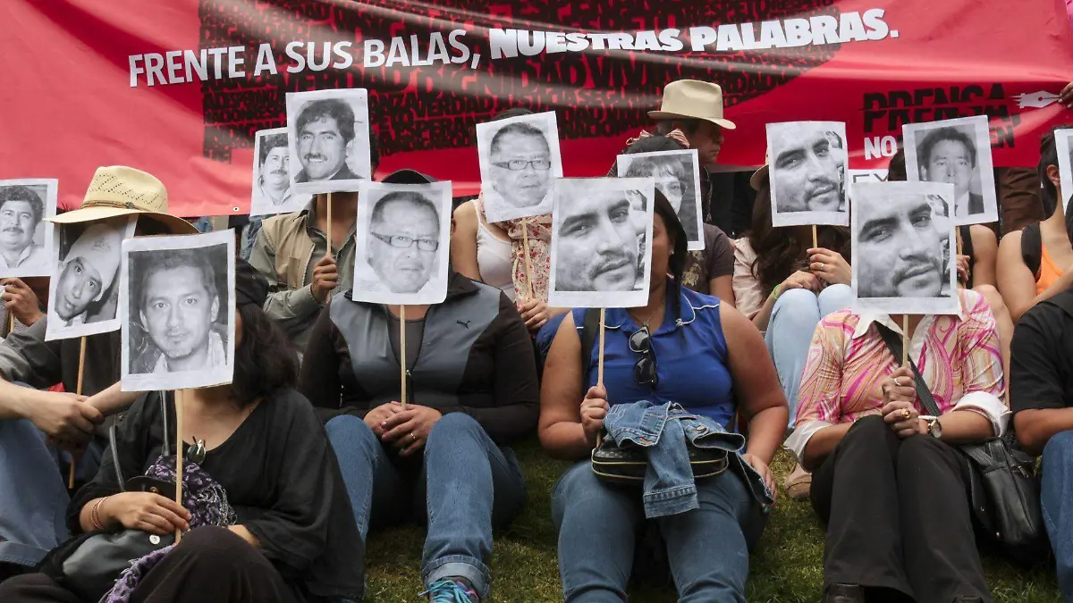 445627_Protesta Periodistas Ángel Independencia_web