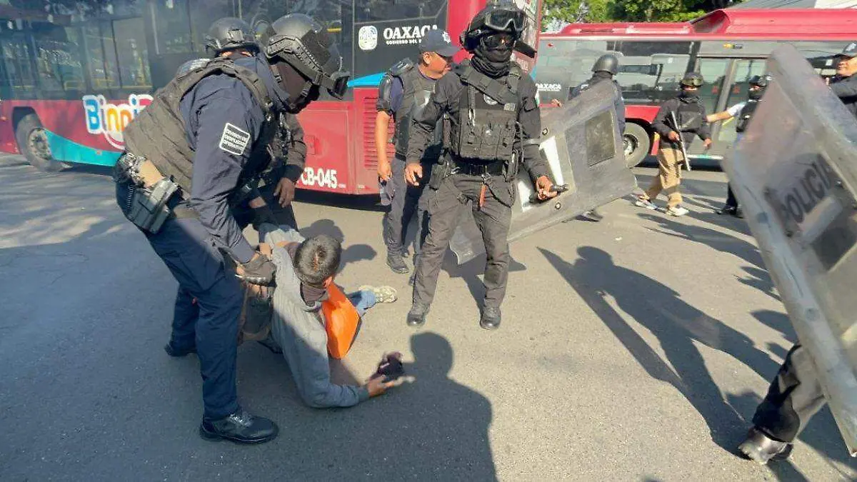 Operativo policial dispersa bloqueos