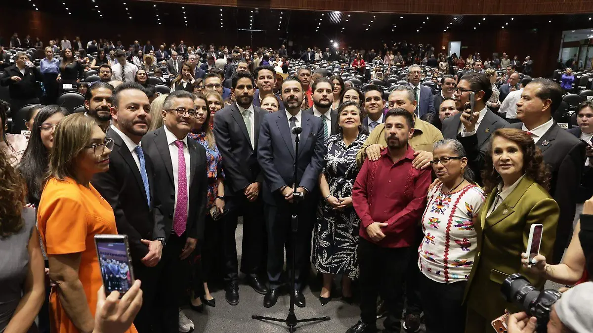 TOMA DE PROTESTA  (2)