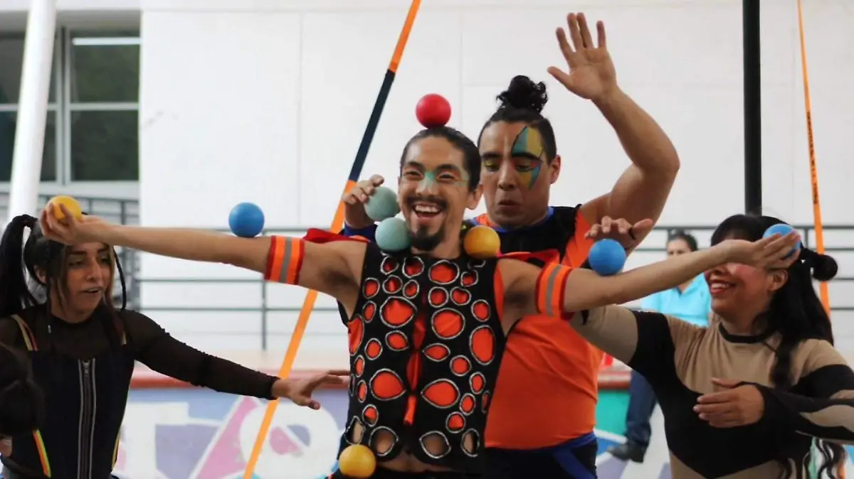 Maratón teatro infantil571306814_1479261273706426_6322713918133880993_n