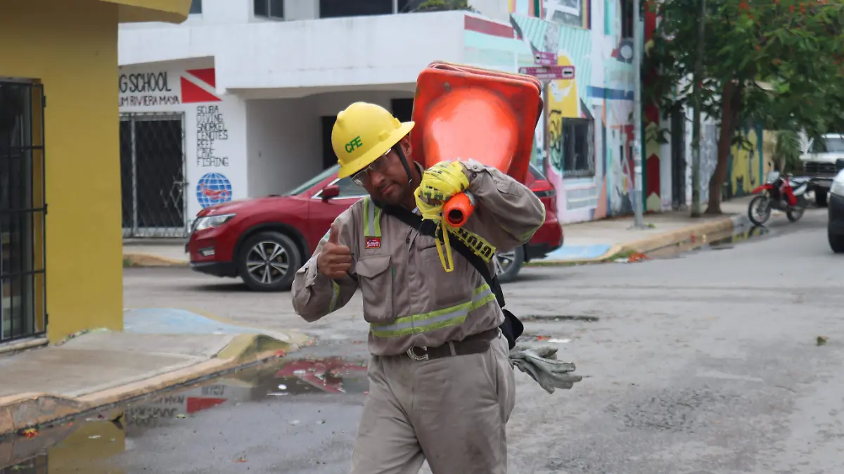 PENSIONES-CFE-roberto hernandez