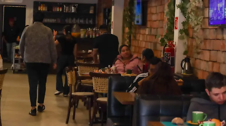 6199198-restaurantes_comensales_CO_1