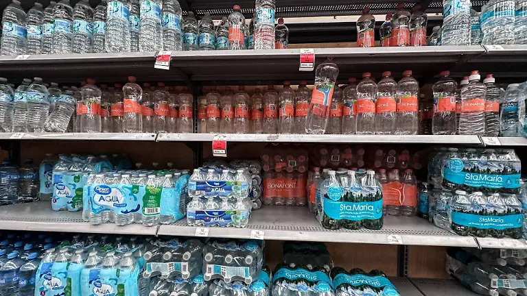 976165_Agua en tiendas comerciales BJ_web