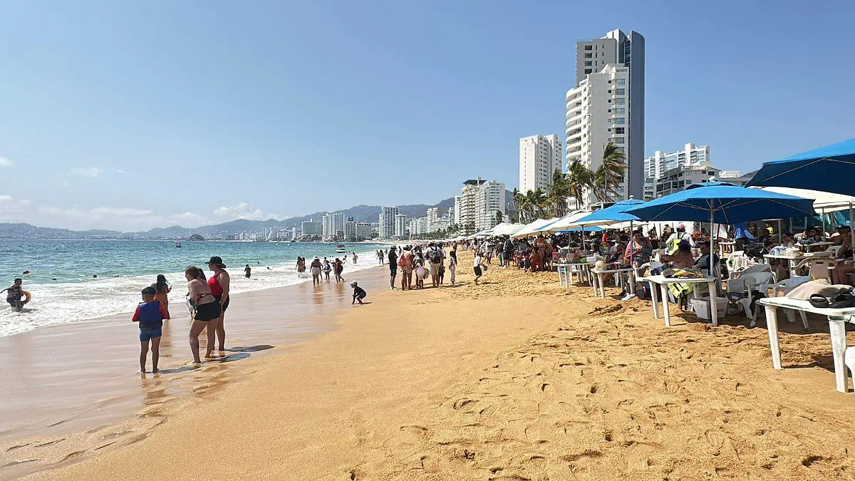 ADRIANA COVARRUVIAS EL SOL DE ACAPULCO