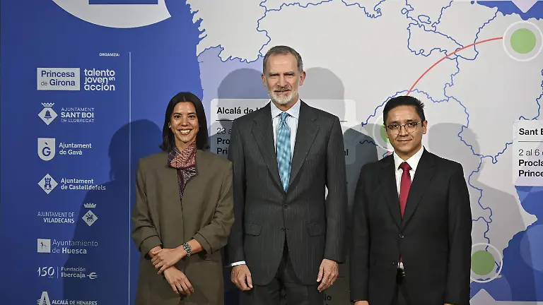 b8b8b4b763476f488769096d425cedcae0eee60b