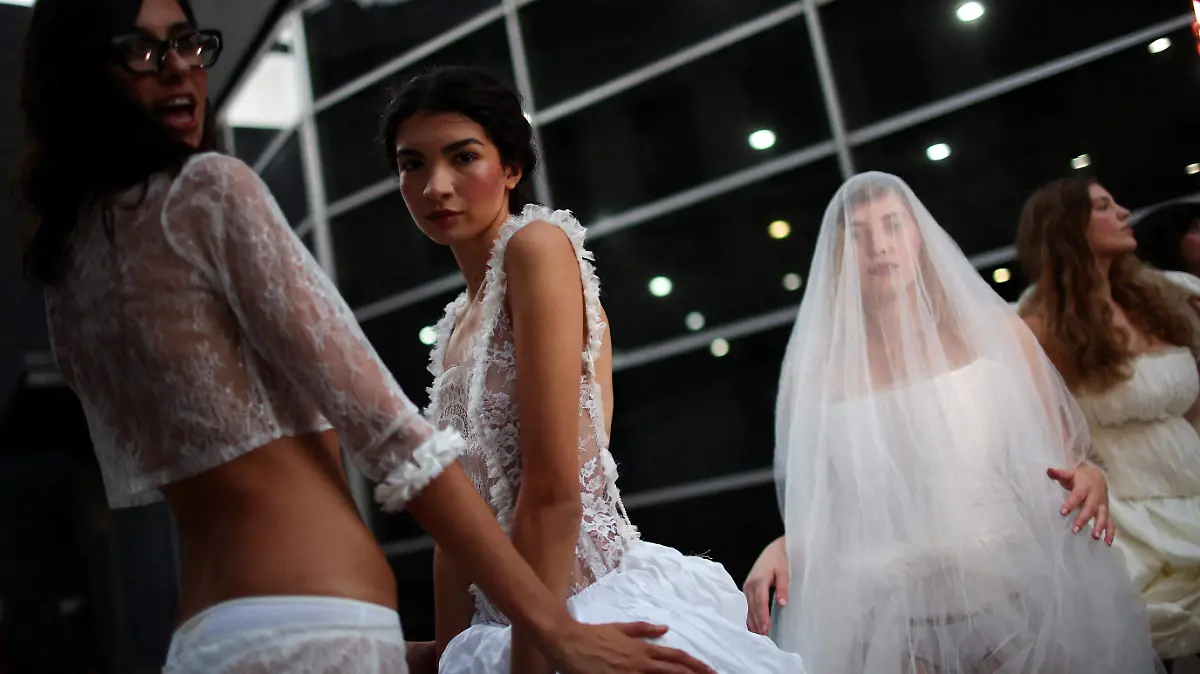 2026-03-16T111038Z_617197303_RC2EXJAAQMTN_RTRMADP_3_ARGENTINA-CHINA-IMPORTS-FASHION (1)