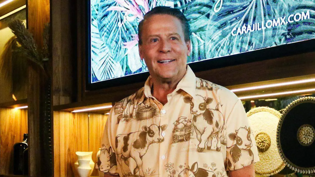 1050178_Alfredo Adame con medios_web