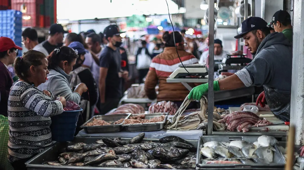 ROBERTO HERNANDEZ  (2)