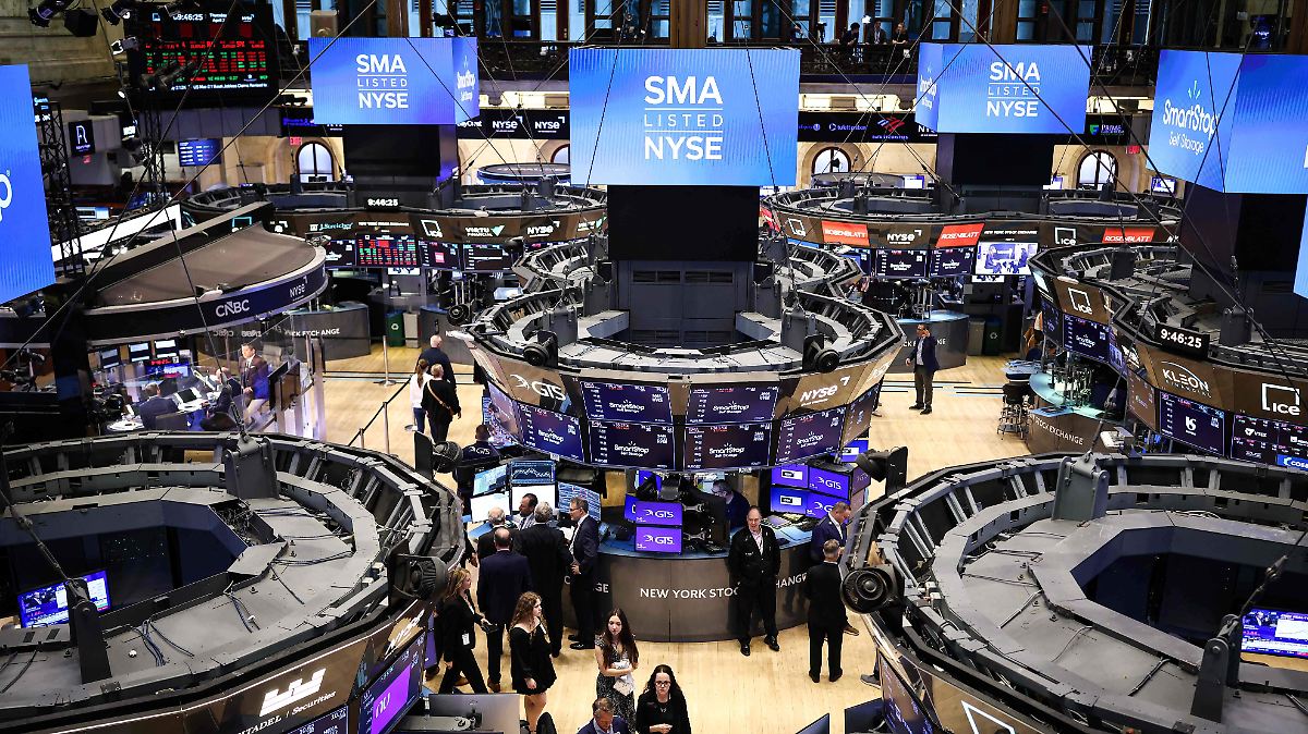 BOLSA DE NY ROMPE RÉCORDS; NASDQ IMPARABLE