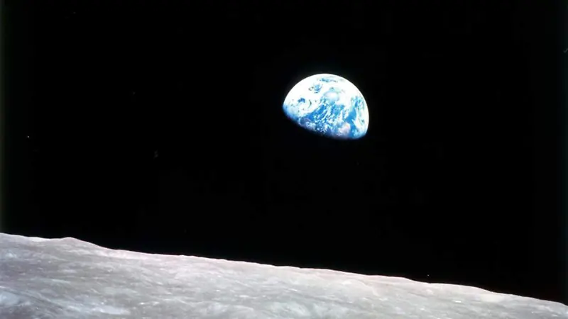 Earth Rise, foto en la que se inspiró el peluche RISE 