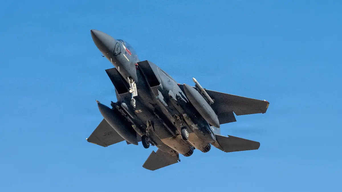 2026-04-03T140957Z_1394826190_RC221KAZL1JV_RTRMADP_3_IRAN-CRISIS-USA