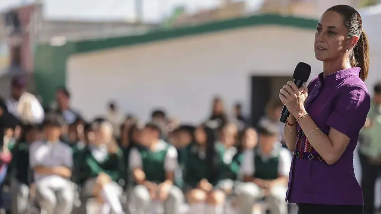 1021488_Sheinbaum Entrega Becas León_impreso