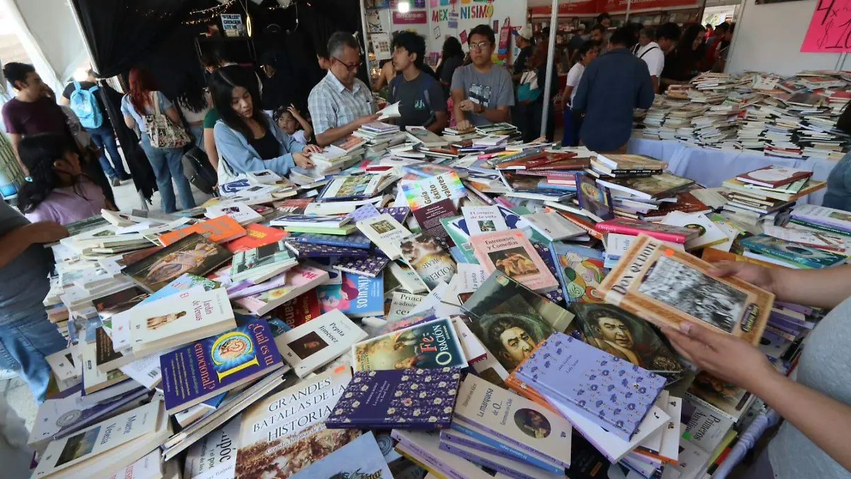 Algunas joyitas que puedes encontrar en el Gran Remate de Libros 