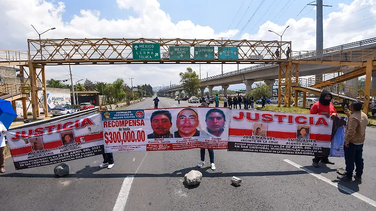 1074604_Bloqueo Toluca-México gaseros desaparecidos 2021_impreso