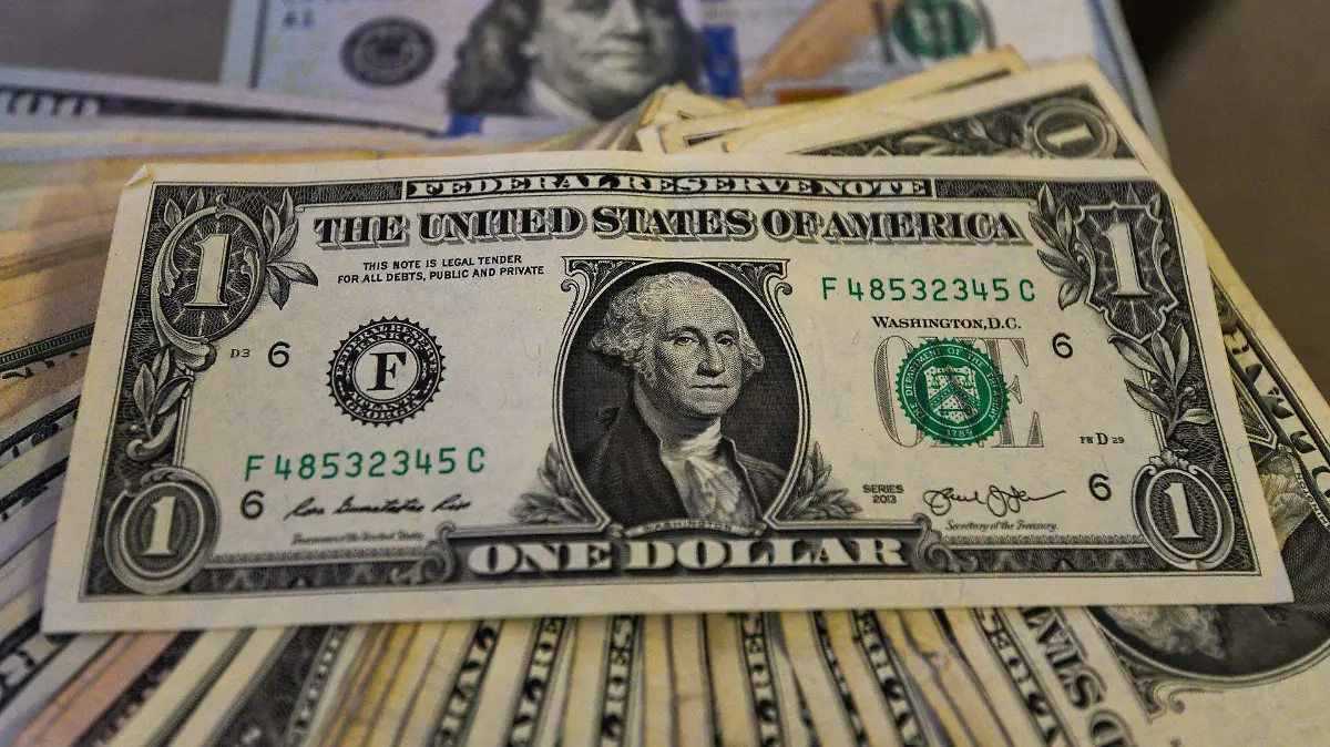 1014830_Aspectos billetes dólar_web