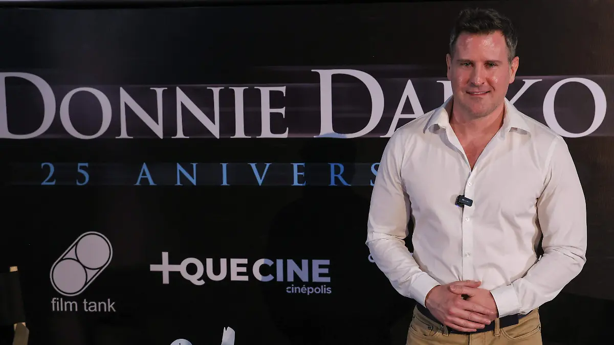 DIRECTOR RICHARD KELLY-04