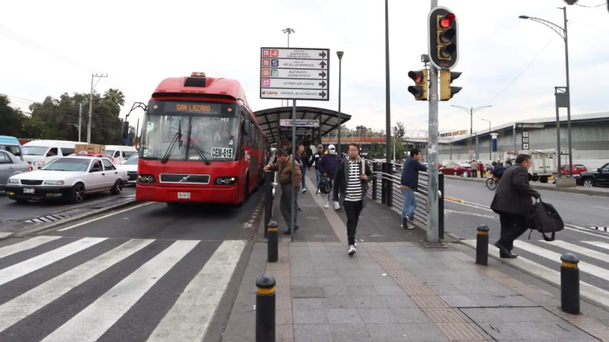 Aspectos Línea 4 del  Metrobús. FOTO LAURA LOVERA (11)